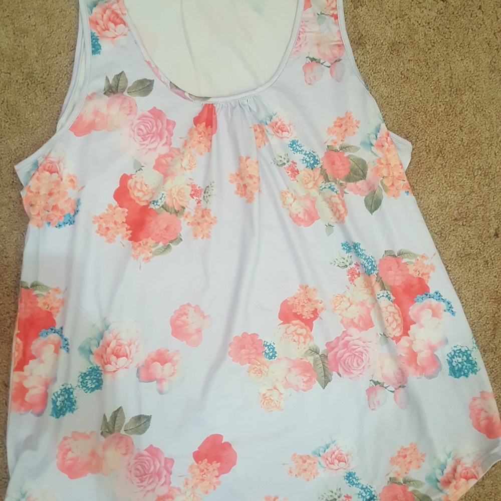 3/$10 Unknown Brand 3x fits like XL floral NWOT